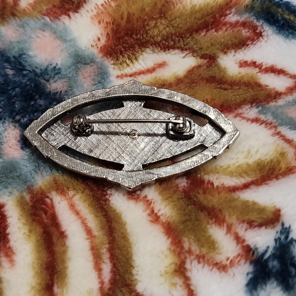 Vintage Mother Of Pearl Brooch Pin - Picture 7 of 10